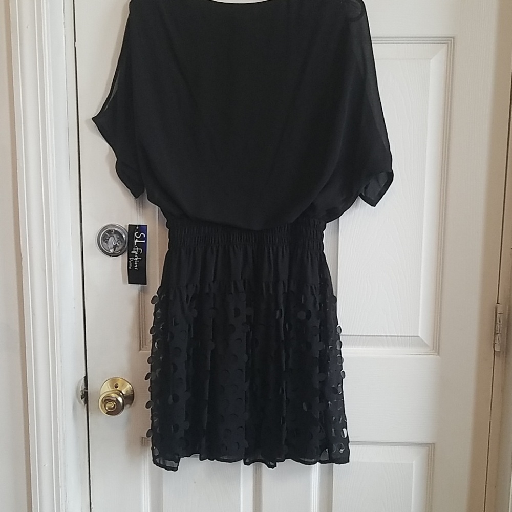 Dress - Picture 6 of 7